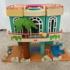 Fisher price doll house sweet streets loving family beach house